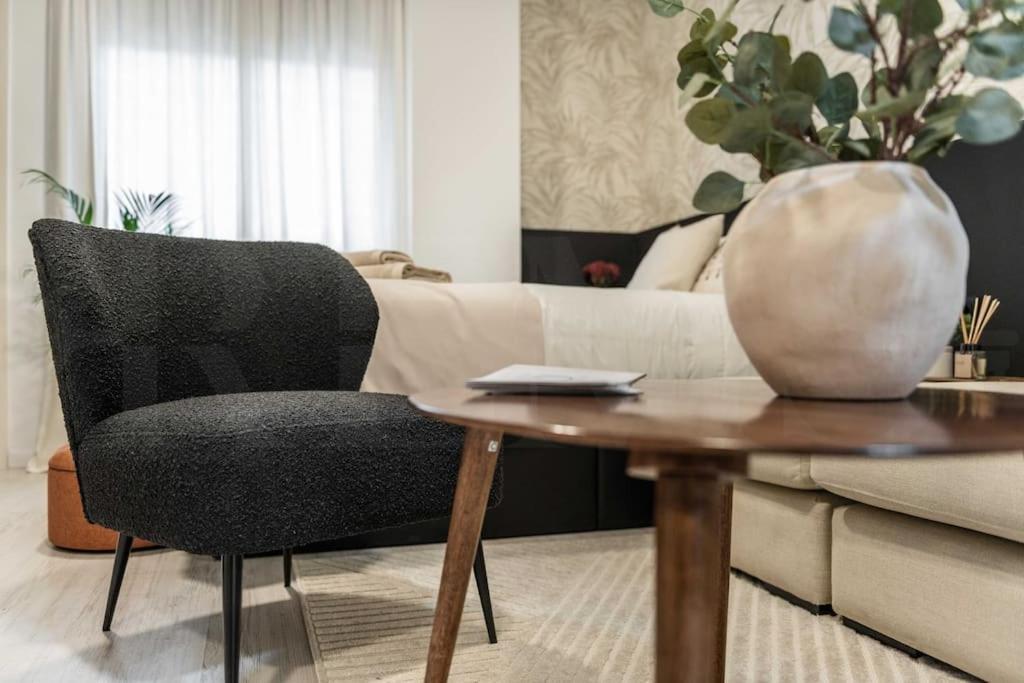 Chic Intimate Studio In The Heart Of Malaga By Rems Exterior photo